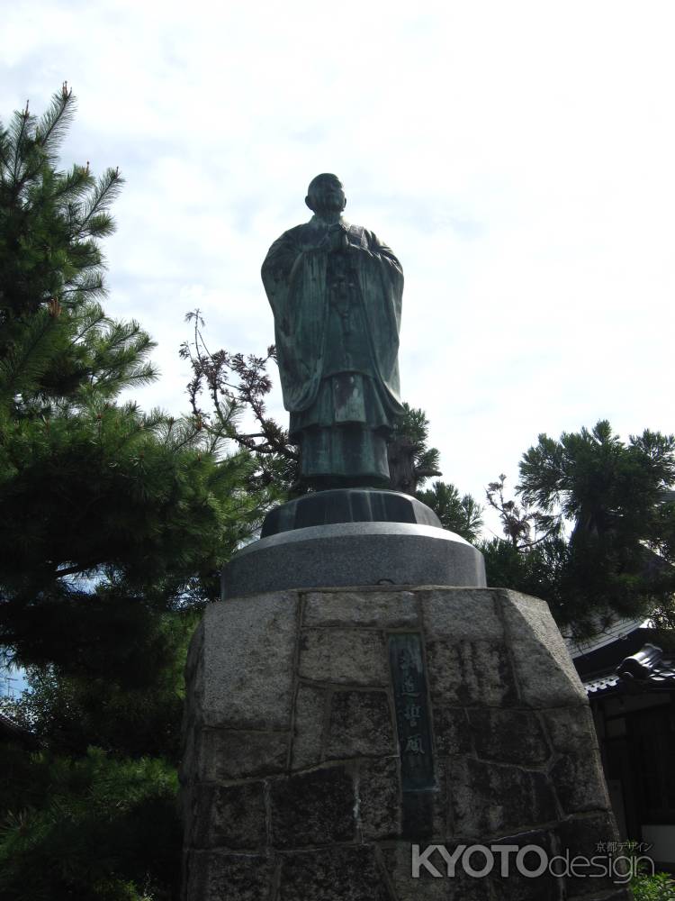 清凉寺　法然上人の求道青年像