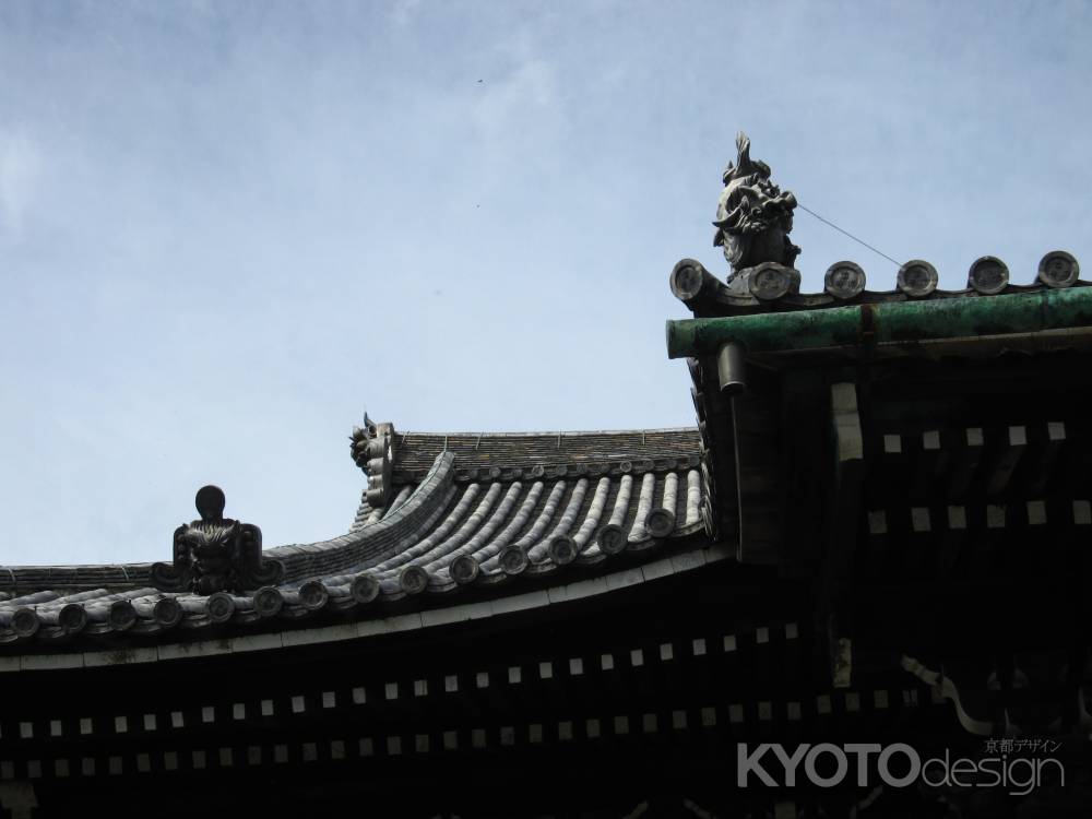 清凉寺本堂の鬼瓦