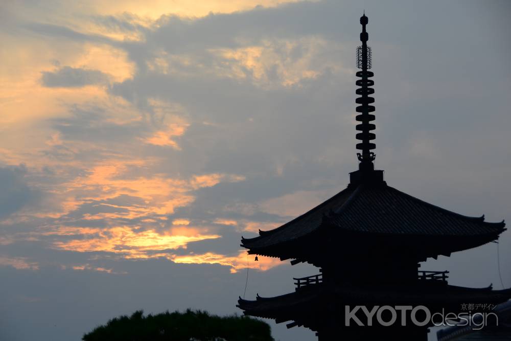 法観寺　八坂の塔　盛夏　