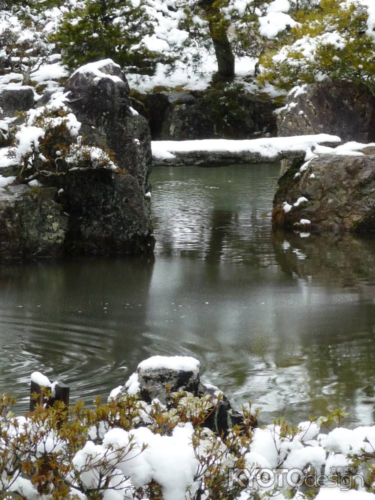 薄氷の東求堂前庭 （銀閣寺）