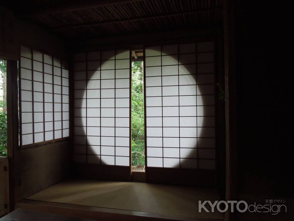 常照寺の茶室「遺芳庵」の吉野窓２