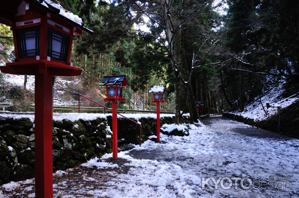 貴船神社　雪の灯篭