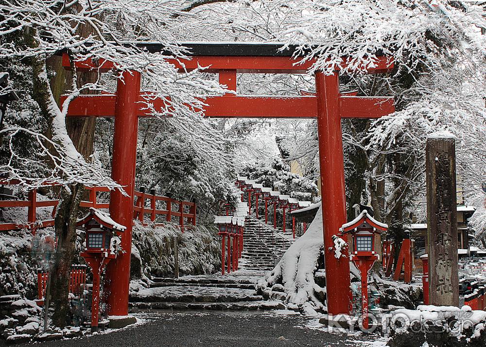 雪の貴船神社