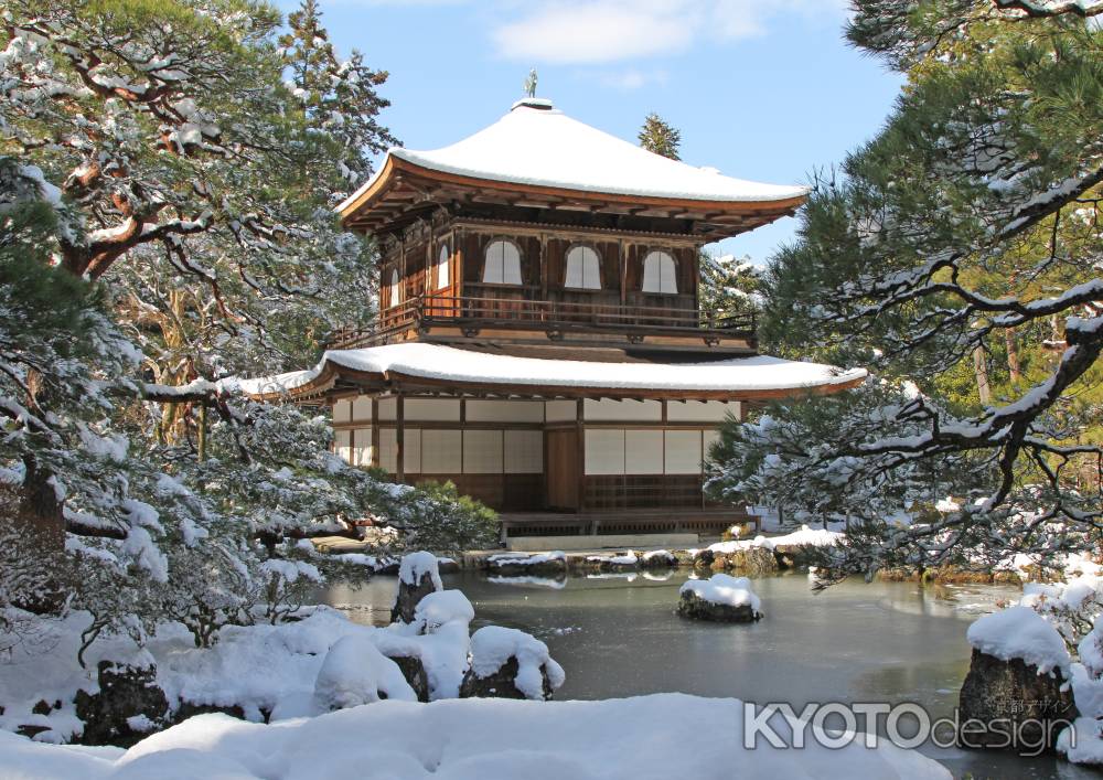 雪を羽織った銀閣