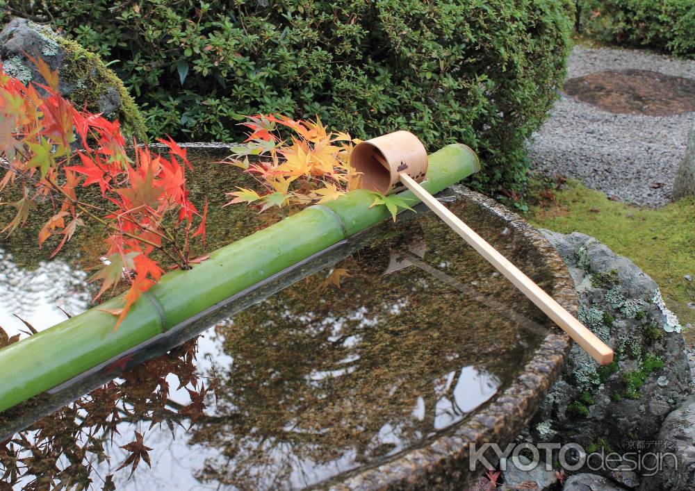 手水鉢の水琴窟