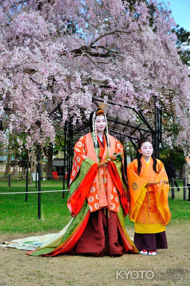 上賀茂神社　賀茂曲水宴　斎王代　童女