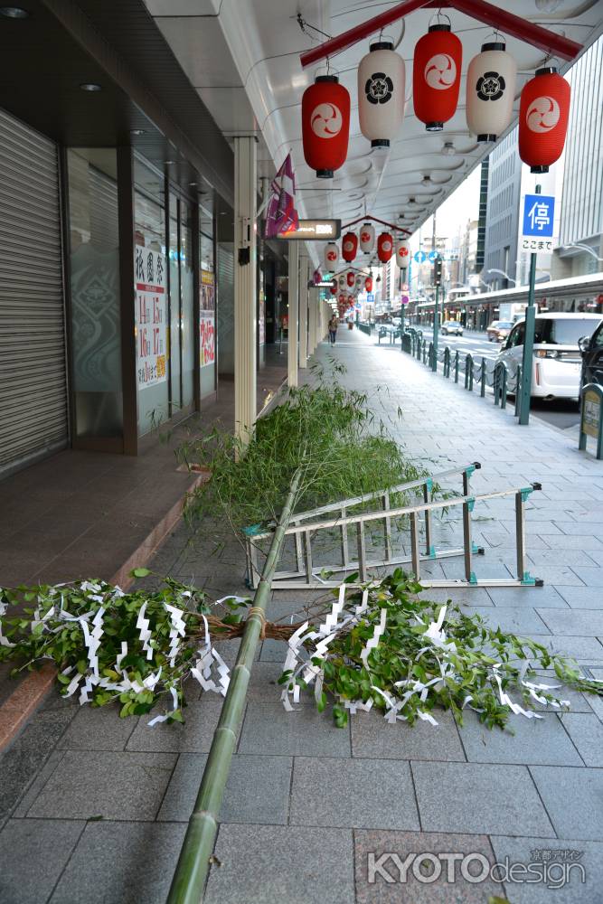 祇園祭　斎竹建て　青竹