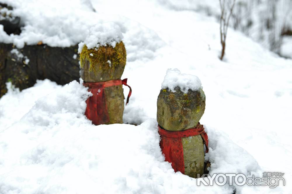 小さなお地蔵さん　雪