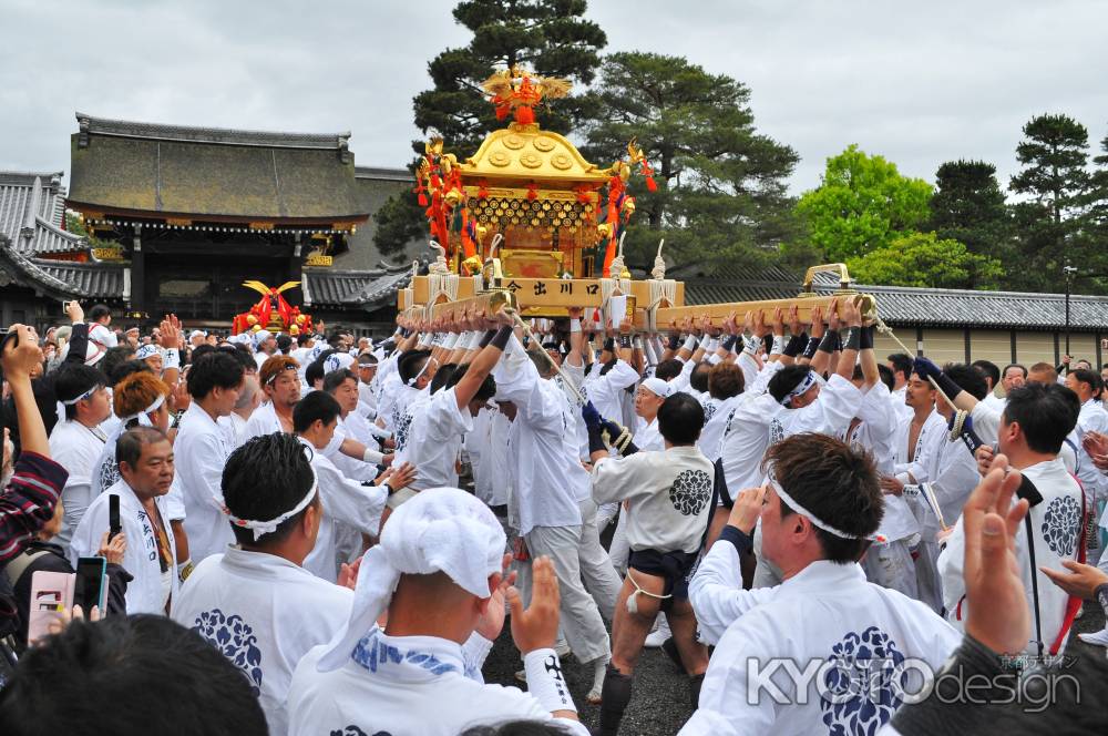 上御霊神社　ホイッとホイッと