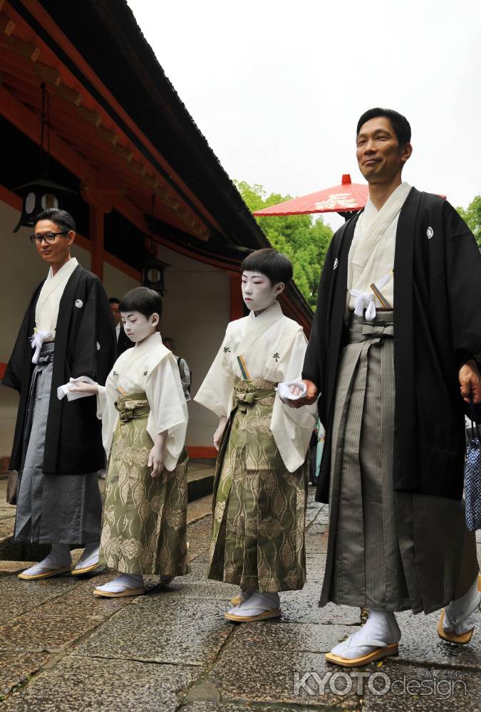 祇園祭　お千度の儀　禿さん