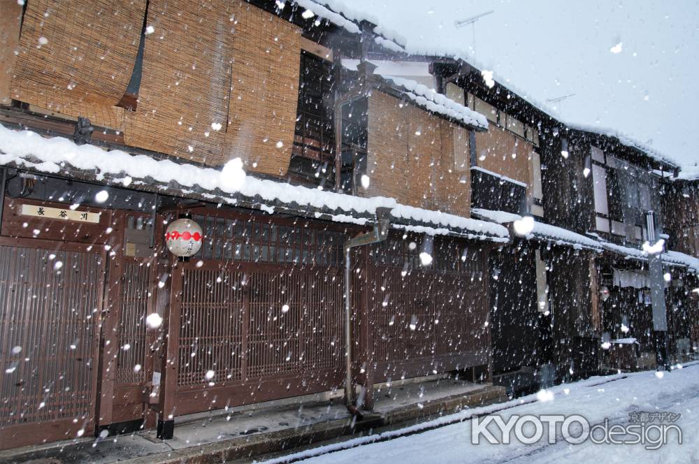 花街　雪の中