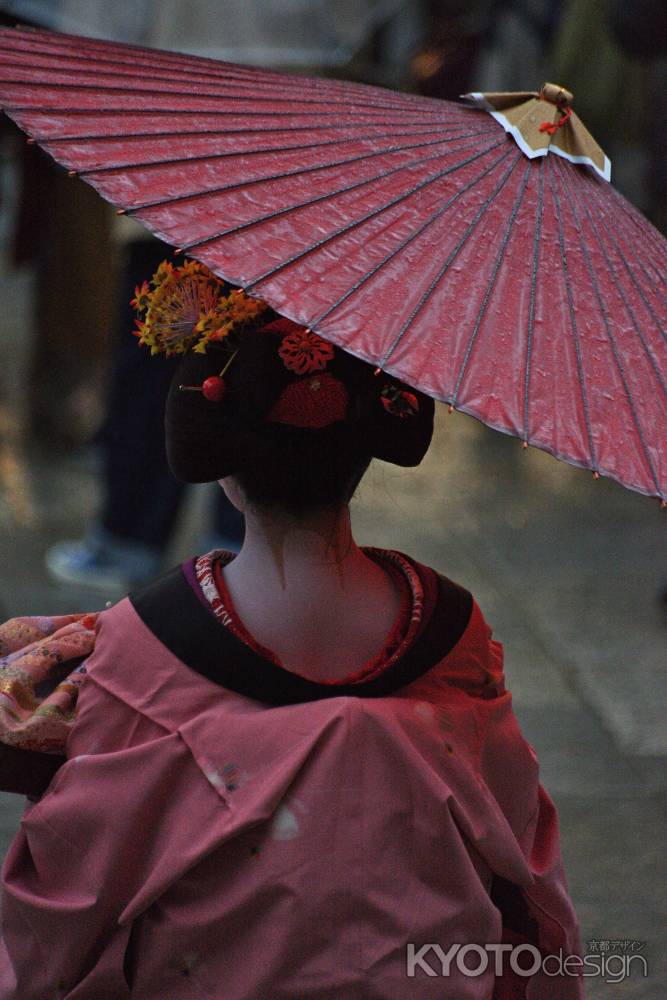 祇園さん　秋の雨