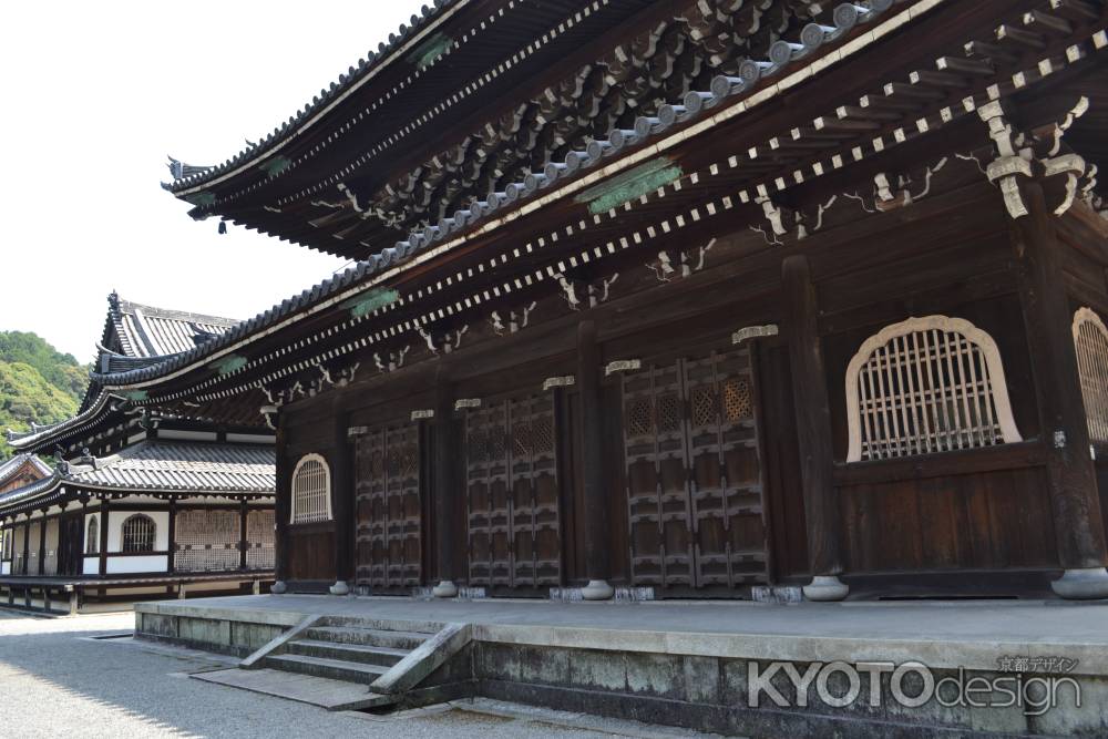 泉涌寺　仏殿と舎利殿