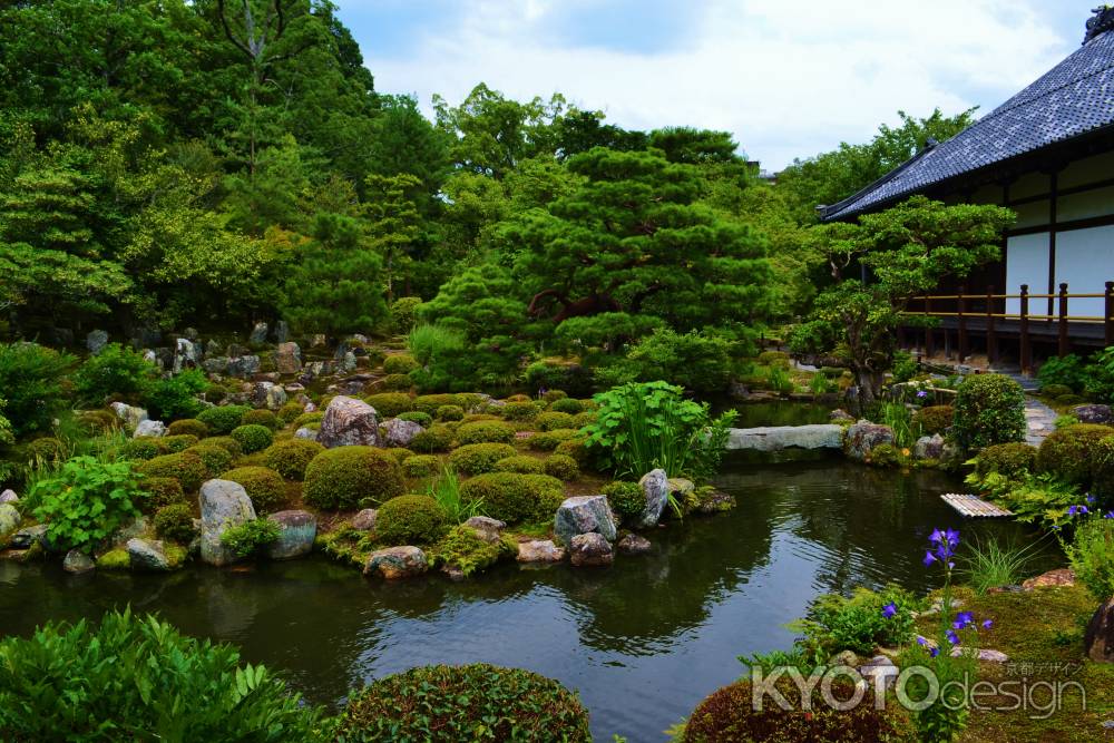 鮮緑の庭園　等持院