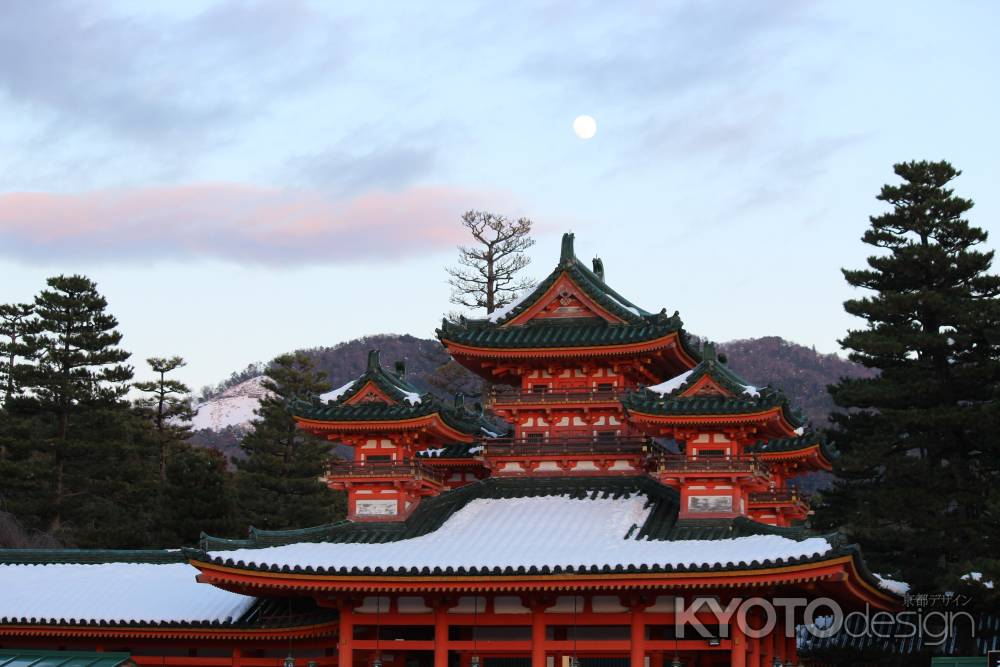 雪の平安神宮