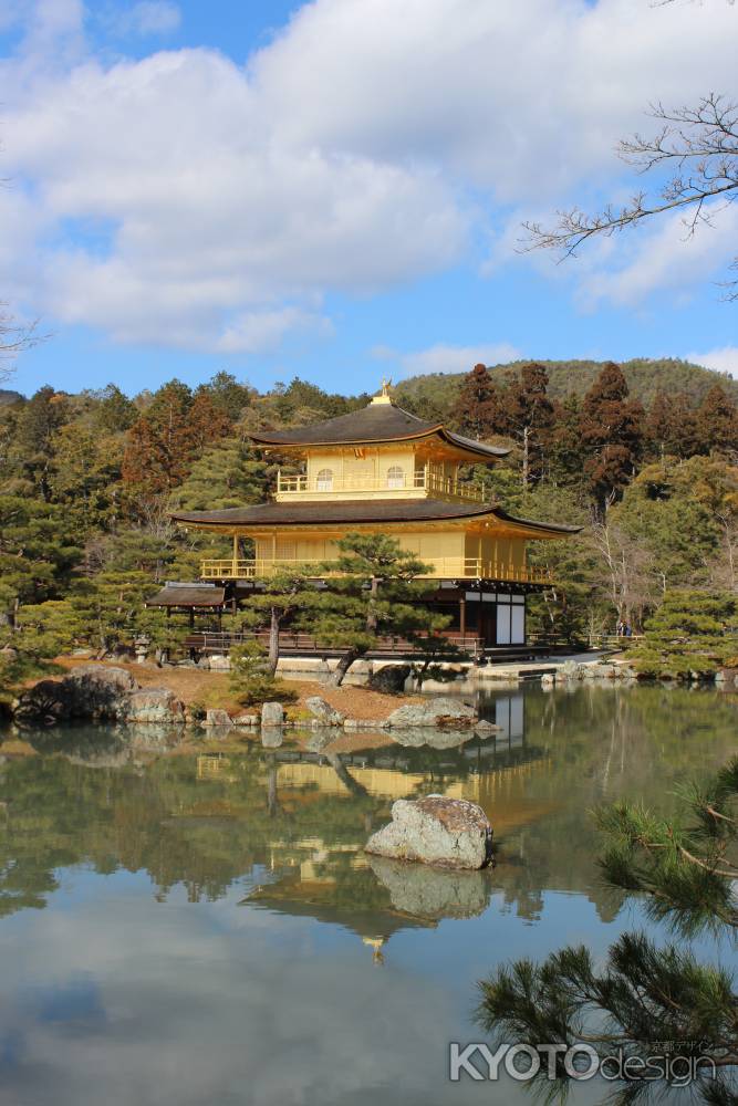 池に映る 金閣鹿苑寺