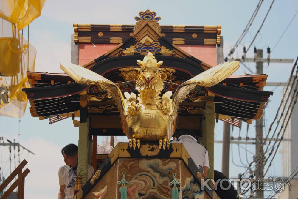 飛んでいるような鷁