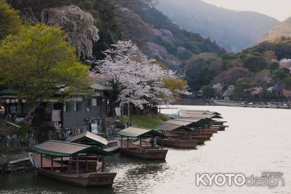 嵐山公園　大堰川と舟