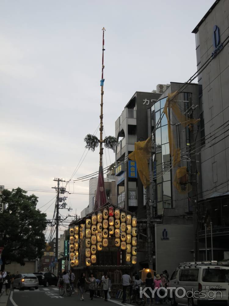 夕暮れの鶏鉾