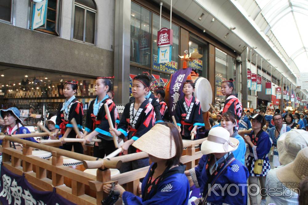 花傘巡行　子供神輿