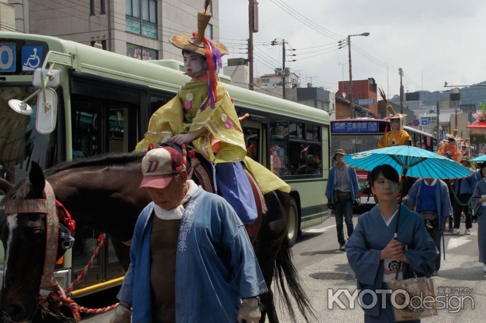 花傘巡行　児武者