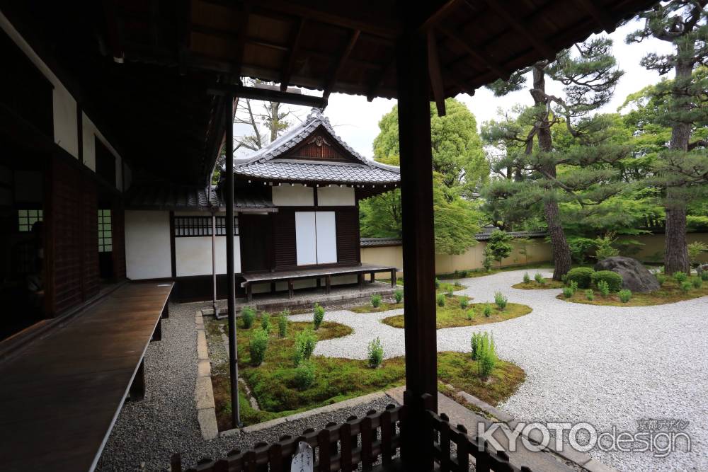 廬山寺 尊牌殿