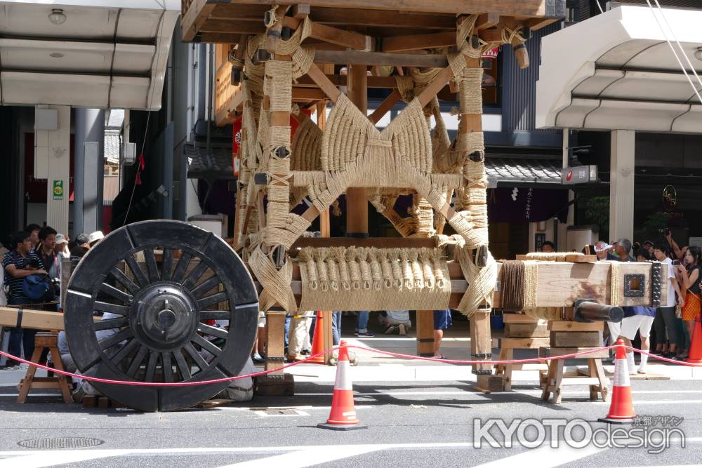 祇園祭　山鉾建て長刀鉾