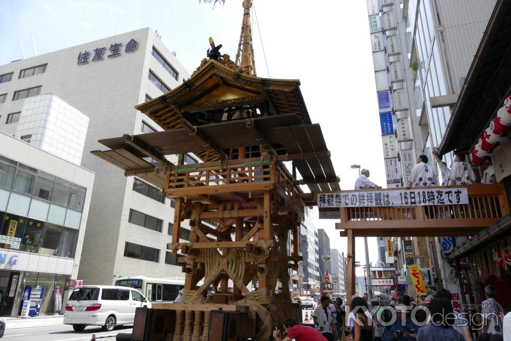 祇園祭　山鉾建て月鉾