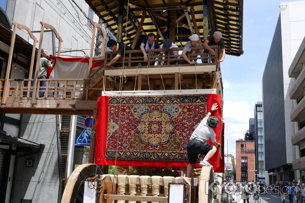 祇園祭　山鉾建て鶏鉾