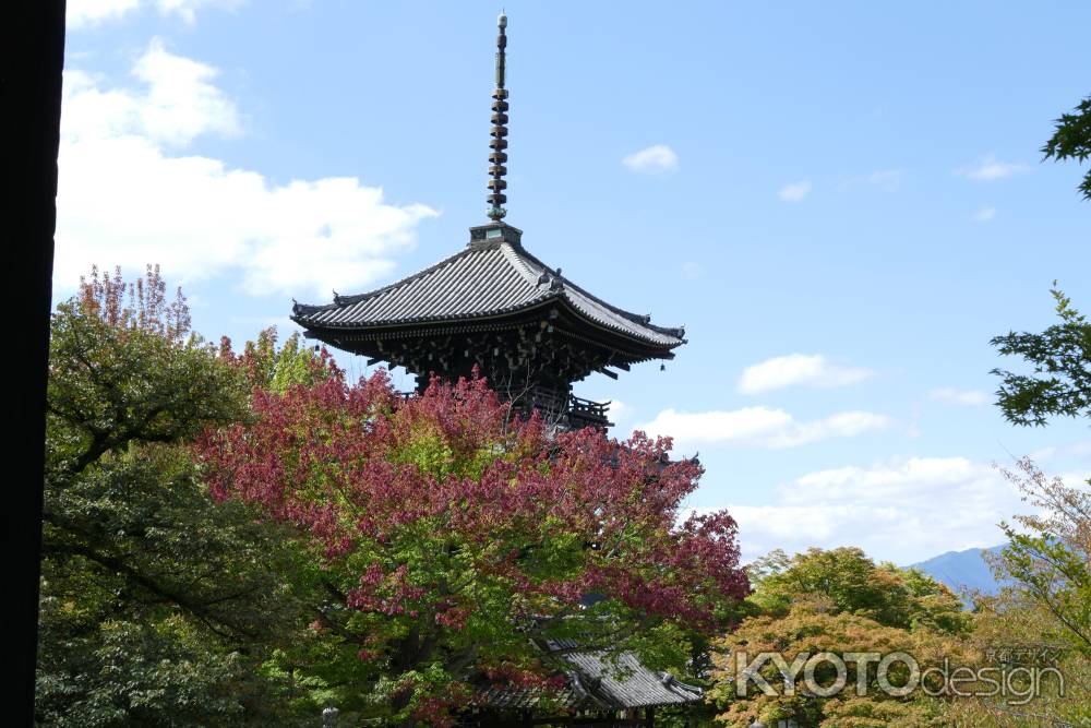 青空と塔