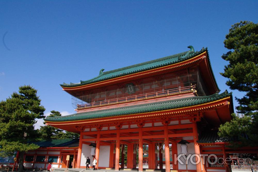 快晴の平安神宮