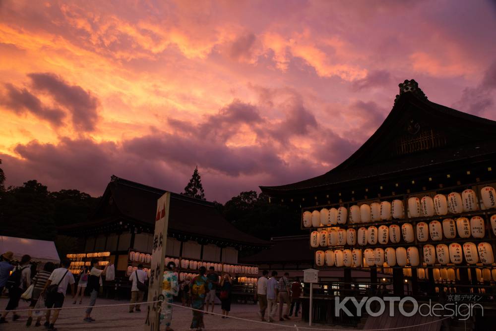 下鴨神社　賑わうみたらし祭