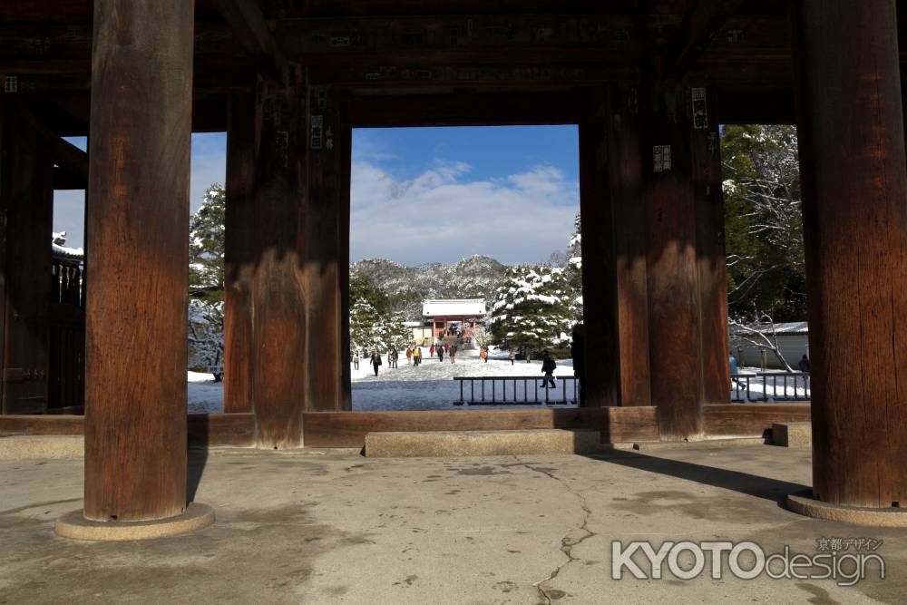 雪景色の仁和寺1