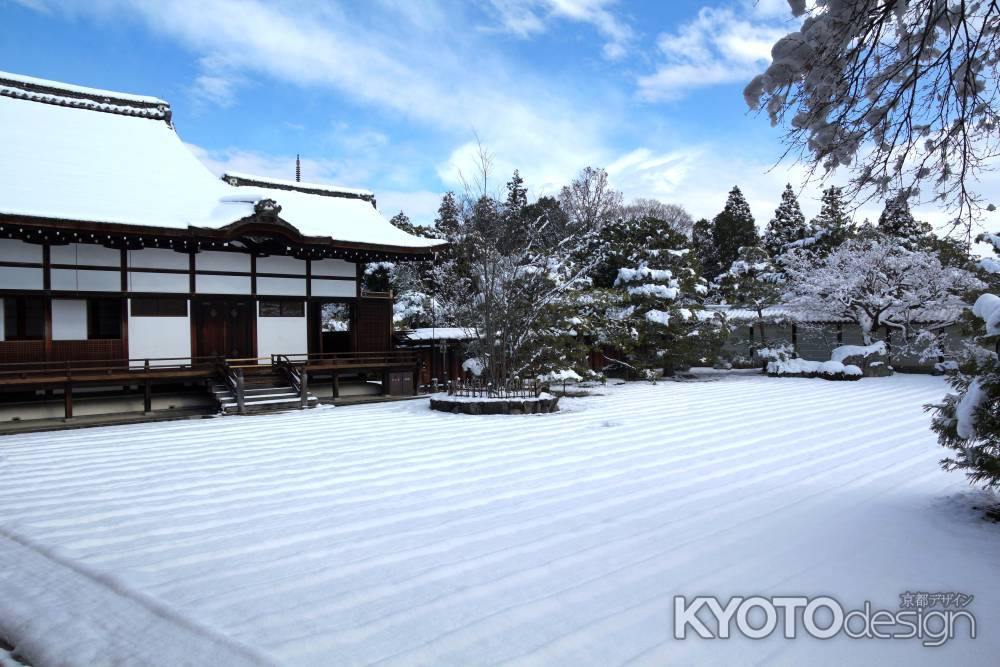 雪景色の仁和寺6