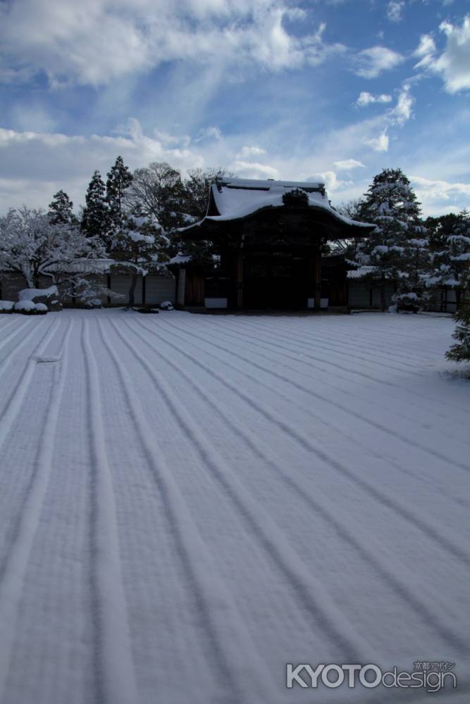 雪景色の仁和寺9