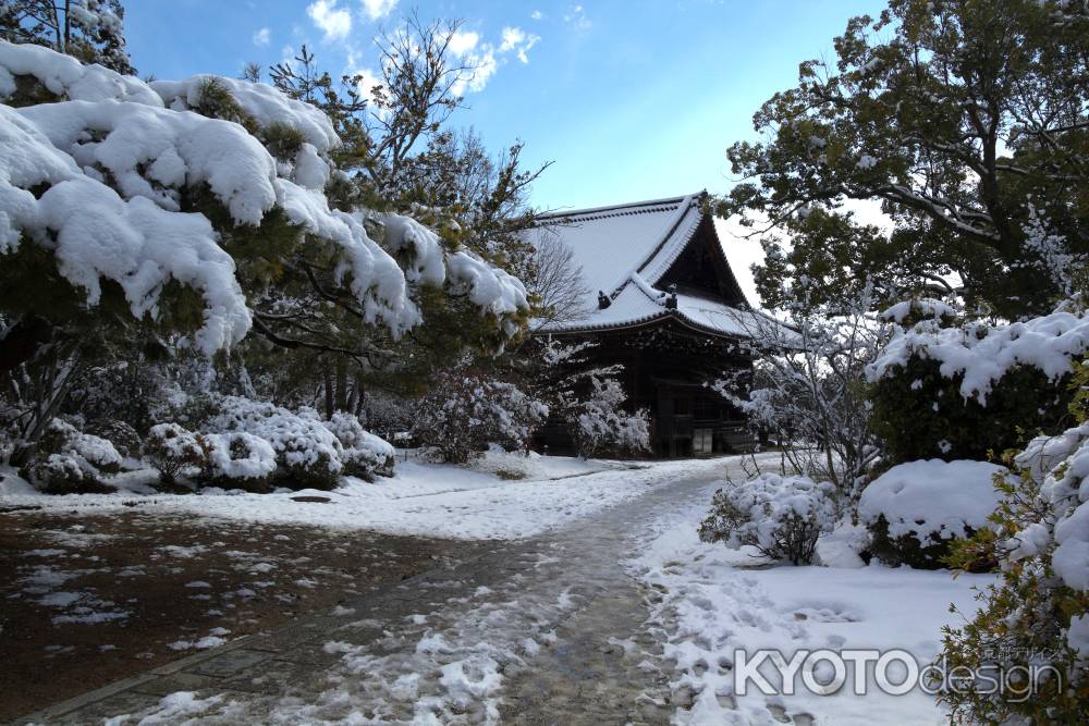 雪景色の仁和寺42