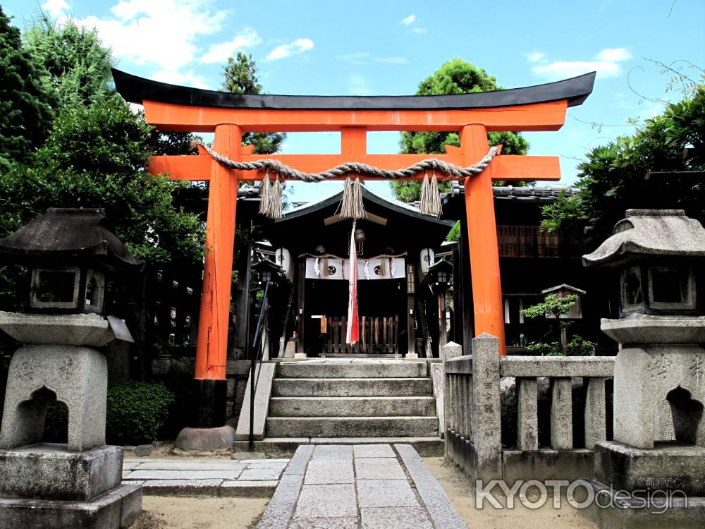 パワーを感じる剣神社正面