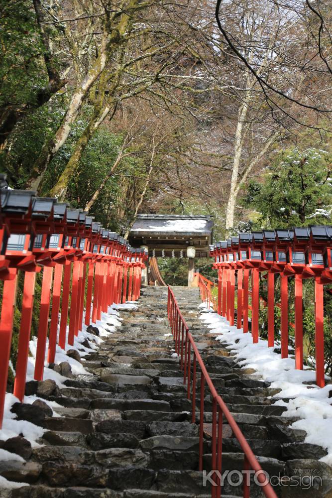 雪の貴船神社