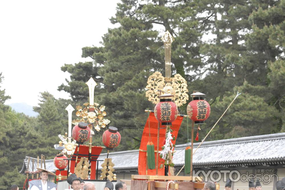 御霊祭　蓬莱鉾と菊鉾