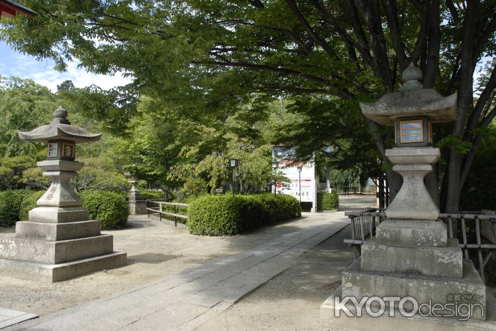 長岡天満宮の石灯籠