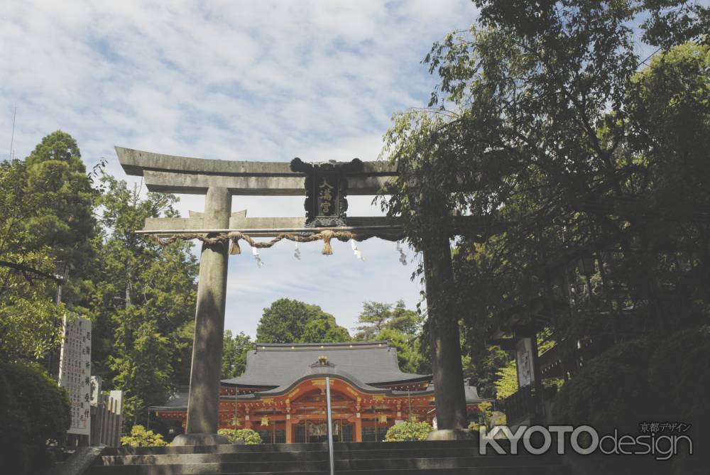 長岡天満宮　社殿と鳥居