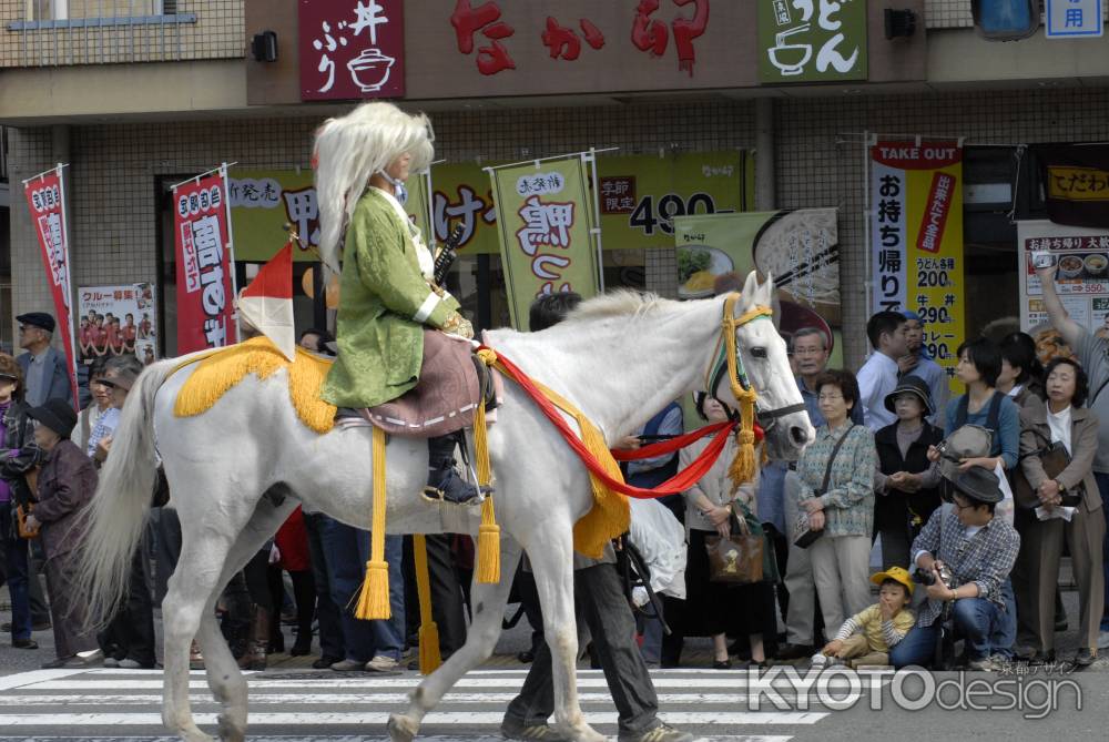 時代祭　街中を闊歩する騎馬隊