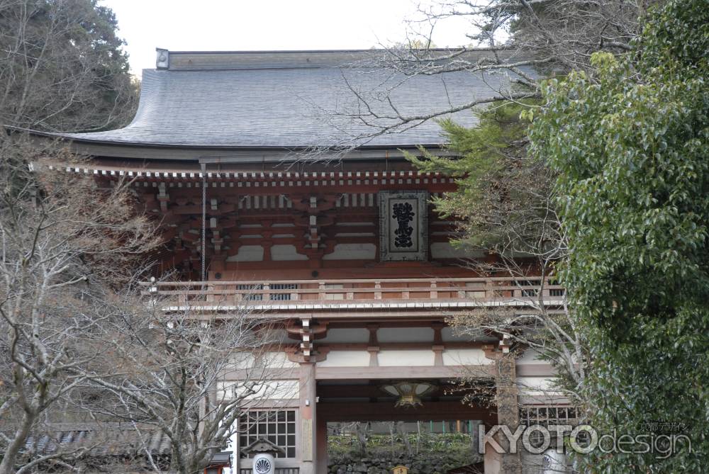 鞍馬寺の仁王門