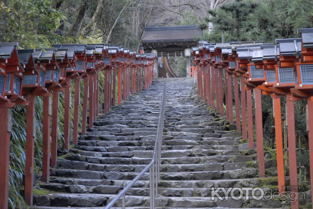 灯篭に囲まれて