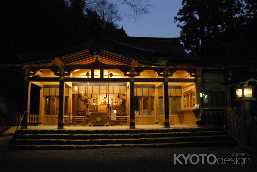 夜の貴船神社