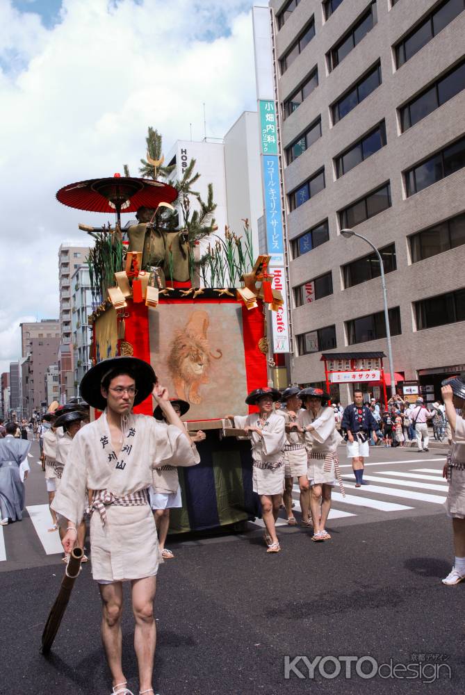 芦刈山の行列