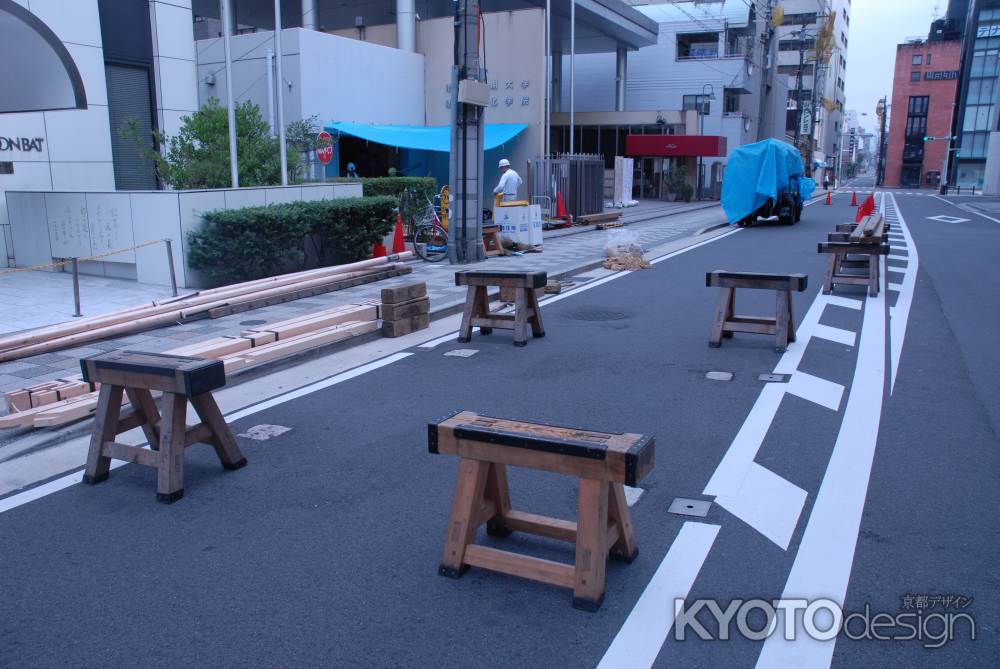 鉾建ての日の朝