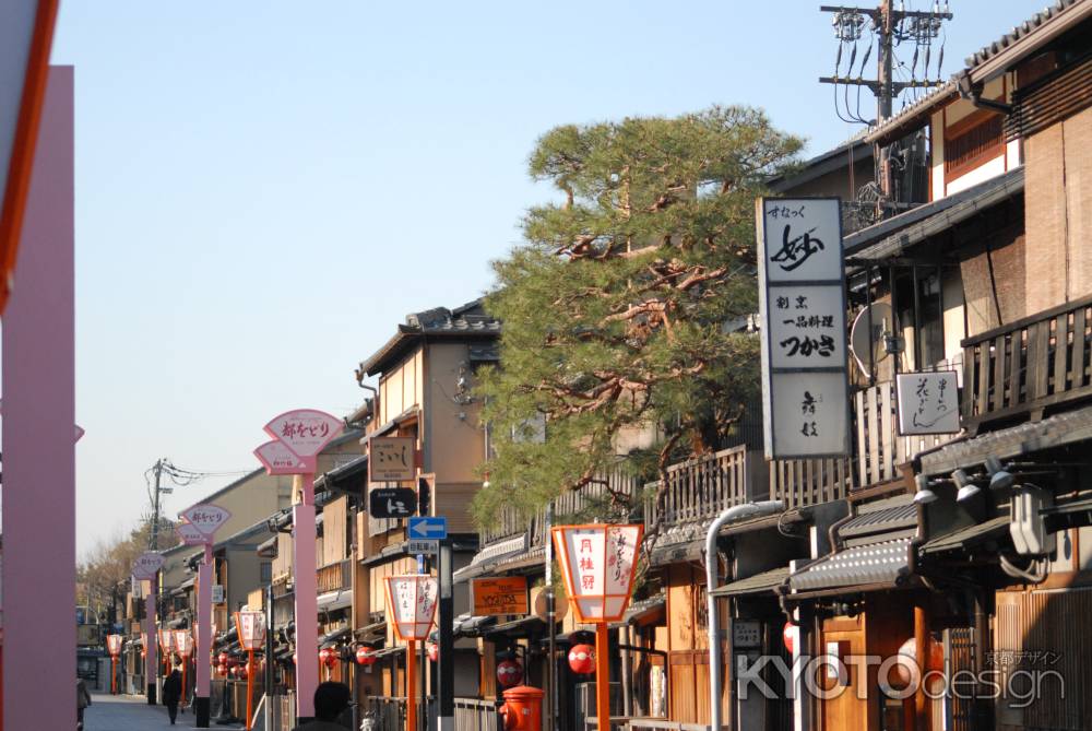 春の祇園町南側界隈