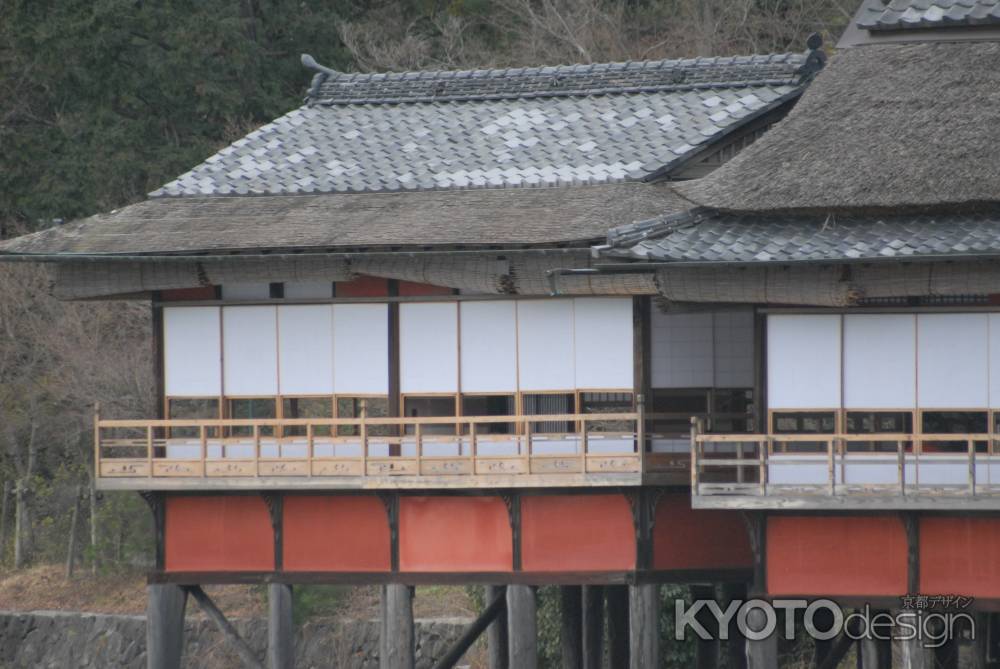 長岡天満宮八条ヶ池ほとりの建物