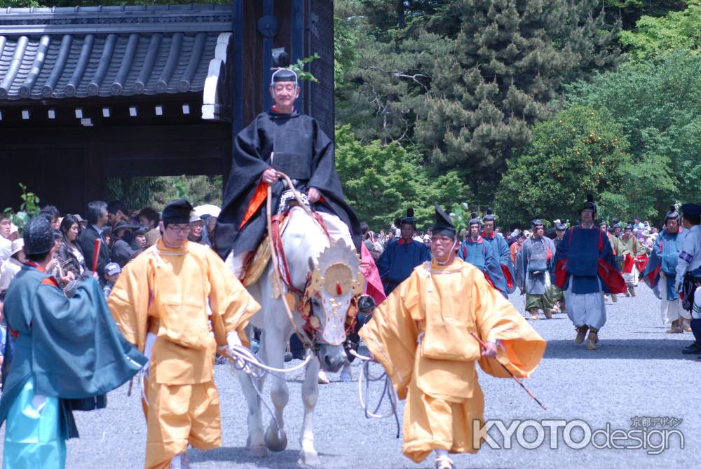 葵祭　馬に乗る勅使